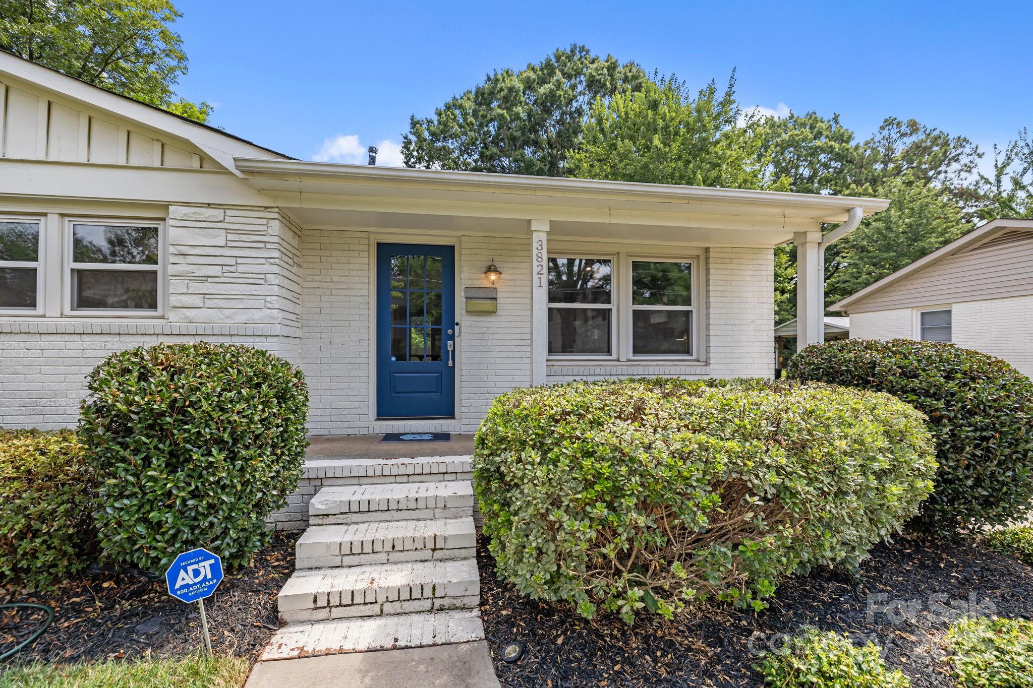 3821 Topsfield Road Charlotte, NC 28211 - Photo 3 of 44 Gallery Image 3