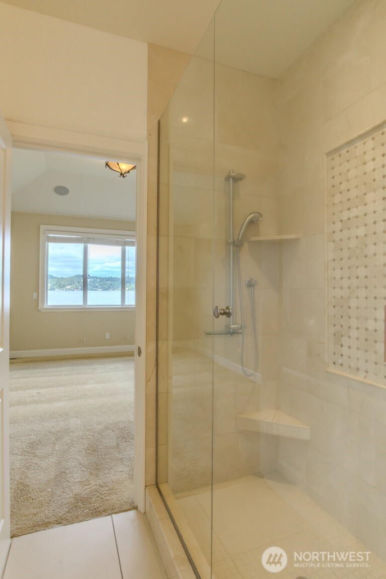 8568 Sand Point Way Northeast Seattle, WA 98115 - Photo 33 of 40