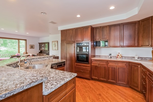 711 Jerusalem Road Cohasset, MA 02025 - Photo 2 of 21 Gallery Image 2