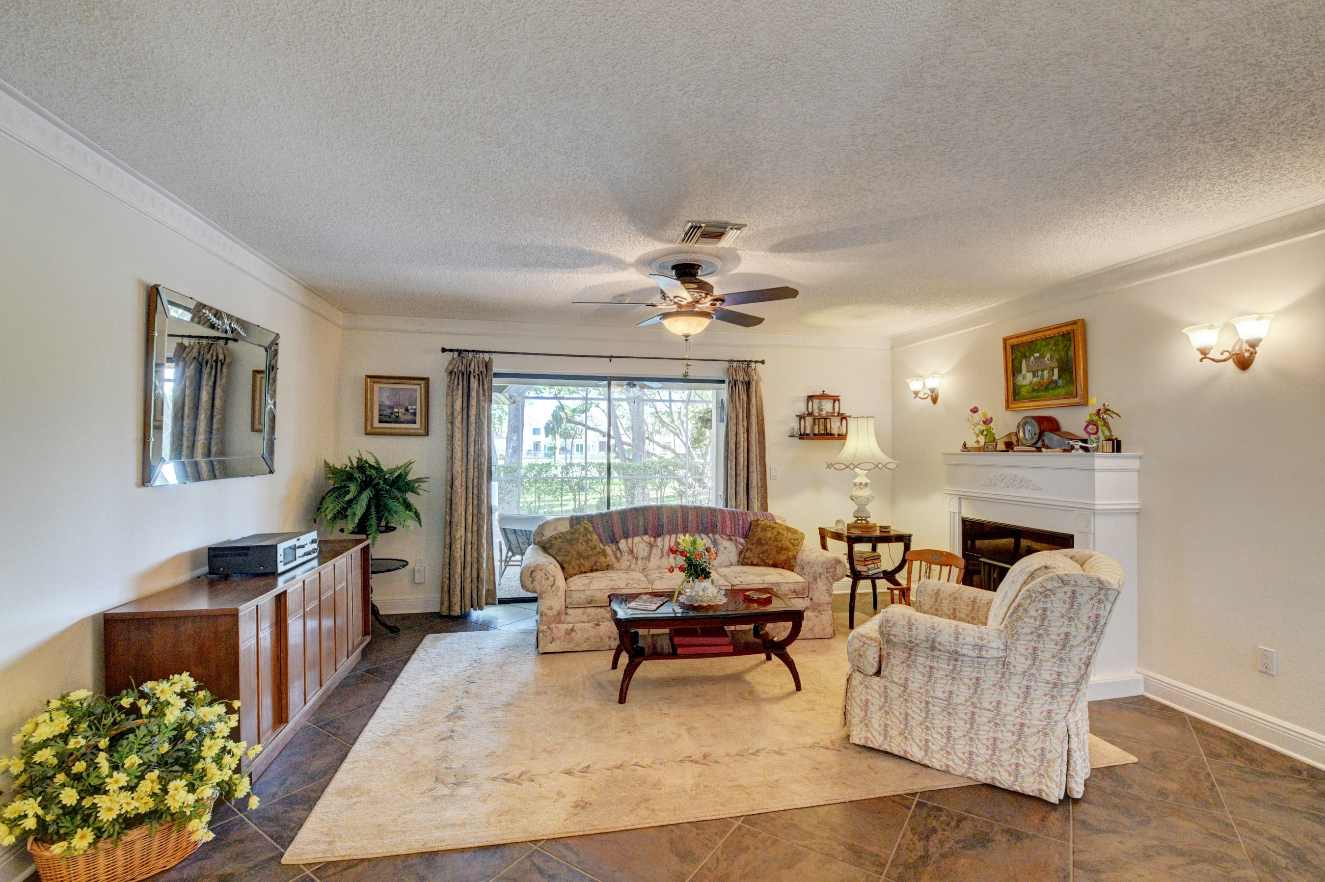 4045 Birchwood Drive Boca Raton, FL 33487 - Photo 6 of 54 Living Room