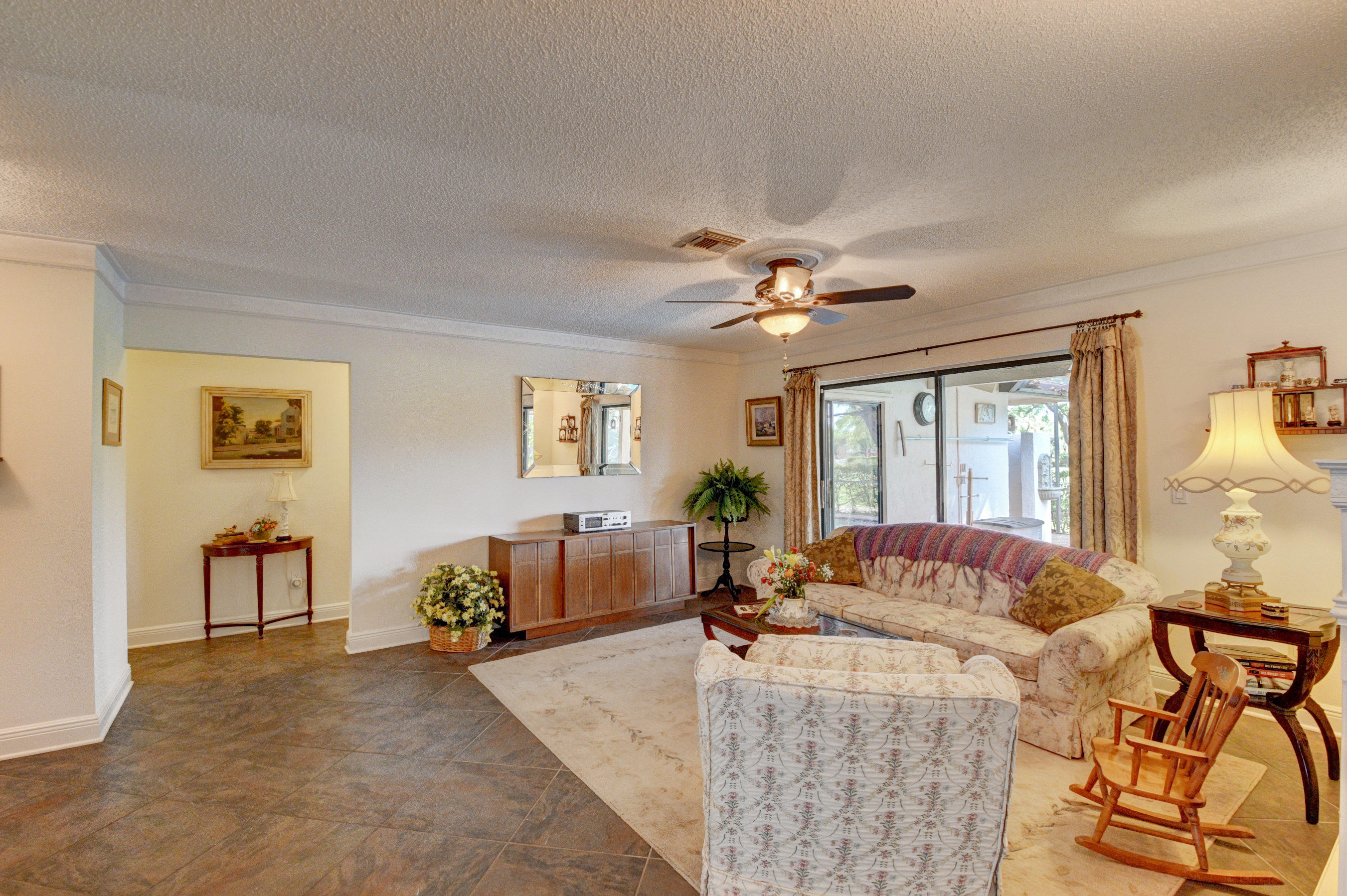 4045 Birchwood Drive Boca Raton, FL 33487 - Photo 7 of 54 Living Room