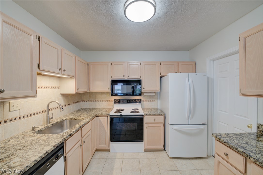 22481 Center Ridge Road, Unit 101 Rocky River, OH 44116 - Photo 7 of 39