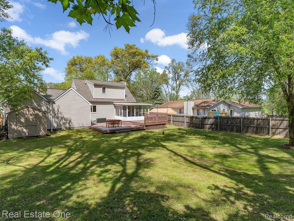 1462 Crest Road Howell, MI 48843 - Photo 21 of 26