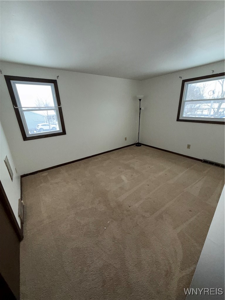 74 Vandenberg Avenue Lancaster, NY 14086 - Photo 4 of 25