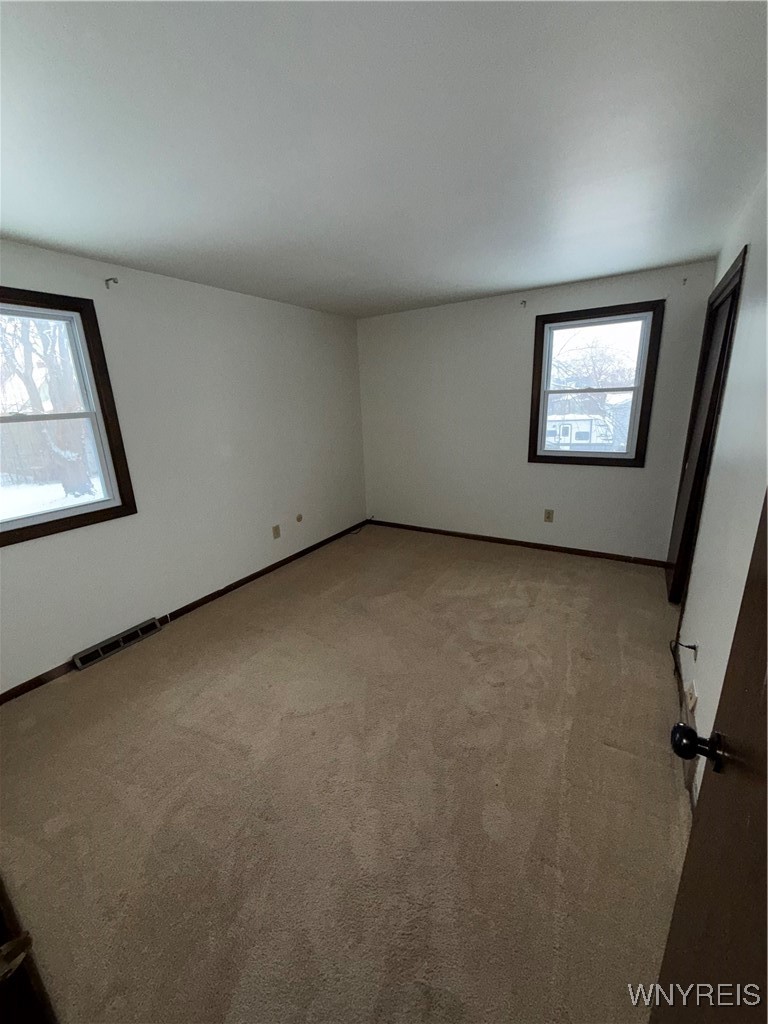 74 Vandenberg Avenue Lancaster, NY 14086 - Photo 5 of 25