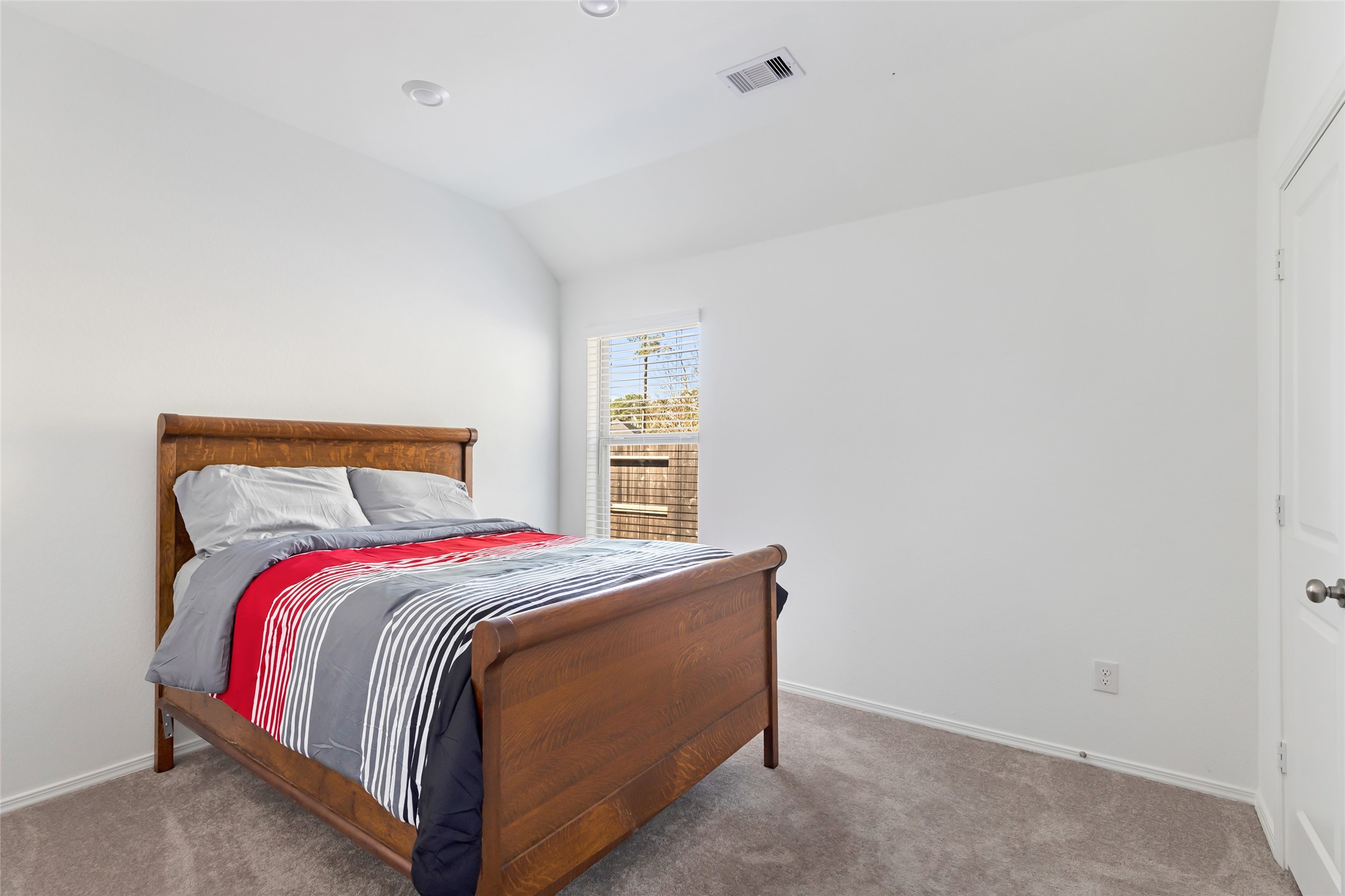 1127 Bulwark Crosby, TX 77532 - Photo 9 of 39 Bedroom 2; 10' x 10'