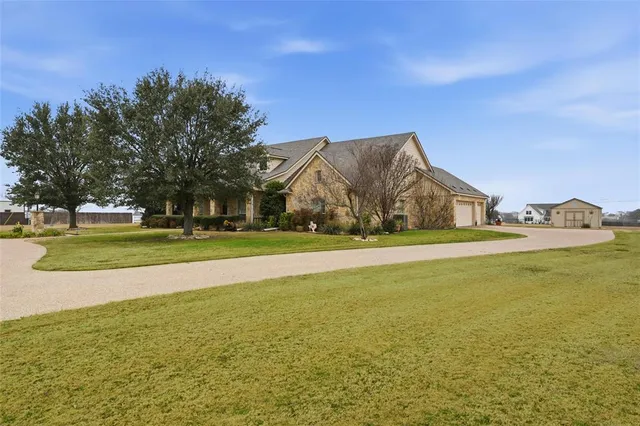 $891,000 | 504 Casa Del Rancho Road, Lorena, TX 76655