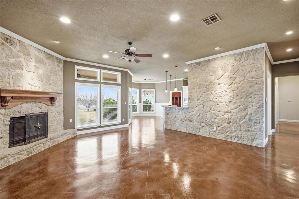 504 Casa Del Rancho Road Lorena, TX 76655 - Photo 8 of 40