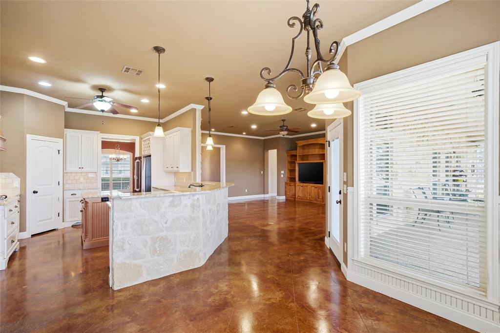 504 Casa Del Rancho Road Lorena, TX 76655 - Photo 10 of 40