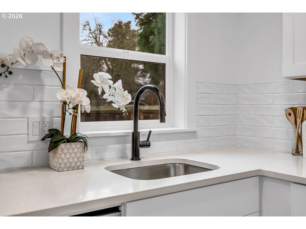 241 Northwest Wade Street Estacada, OR 97023 - Photo 22 of 45 a kitchen sink with a stove