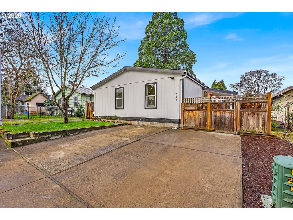 241 Northwest Wade Street Estacada, OR 97023 - Photo 4 of 45 a view of outdoor space yard and front view of a house
