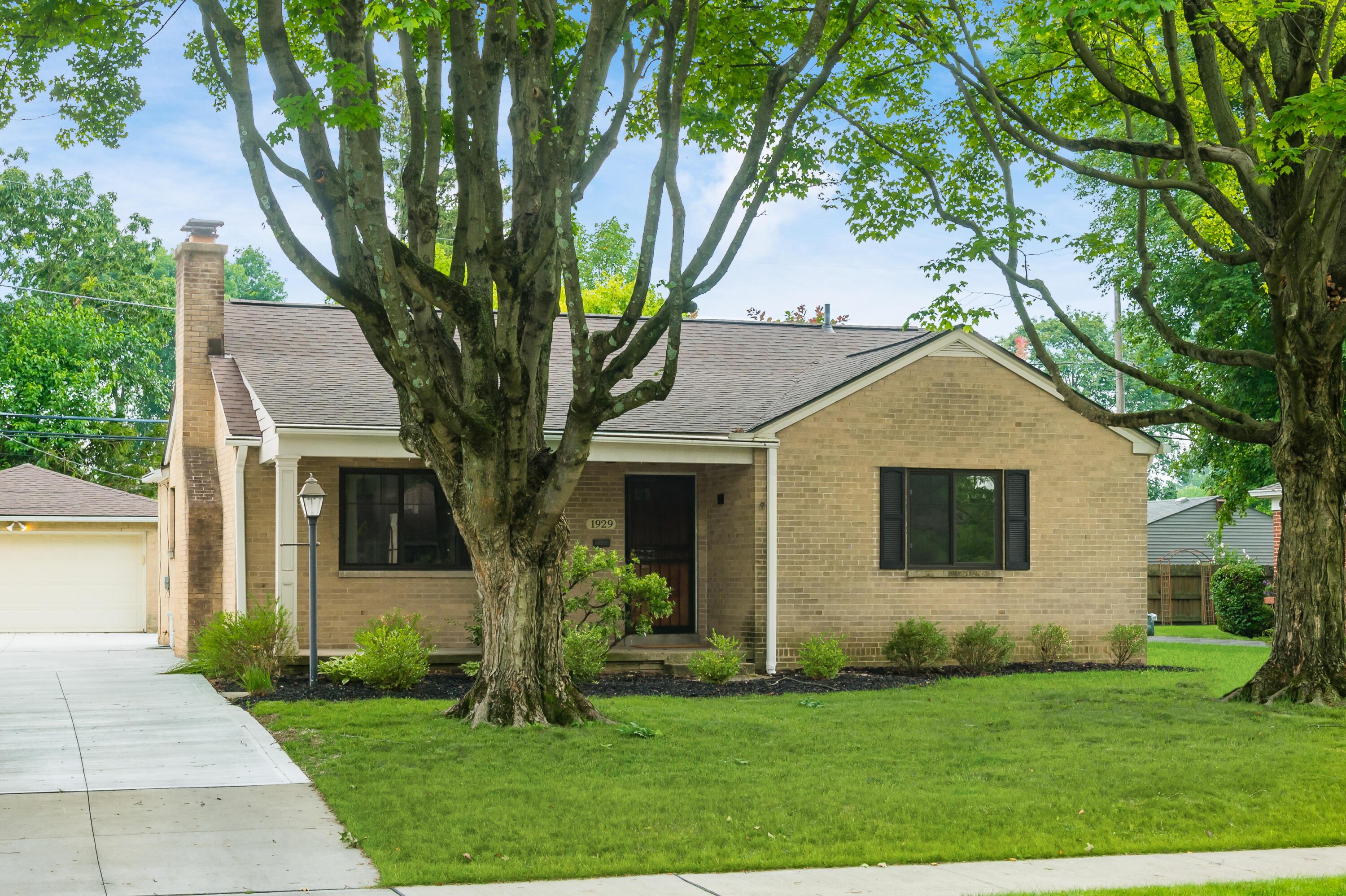 1929 Milden Road Upper Arlington, OH 43221 - Photo 2 of 36 Welcome to 1929 Milden Road