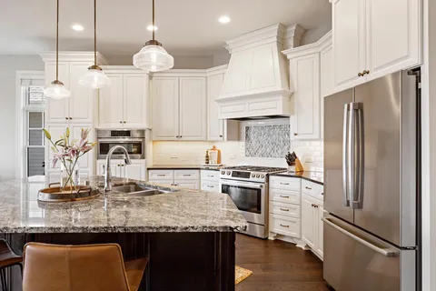 $1,525,000 | 15489 Legacy Oaks Trail, Minnetonka, MN 55391