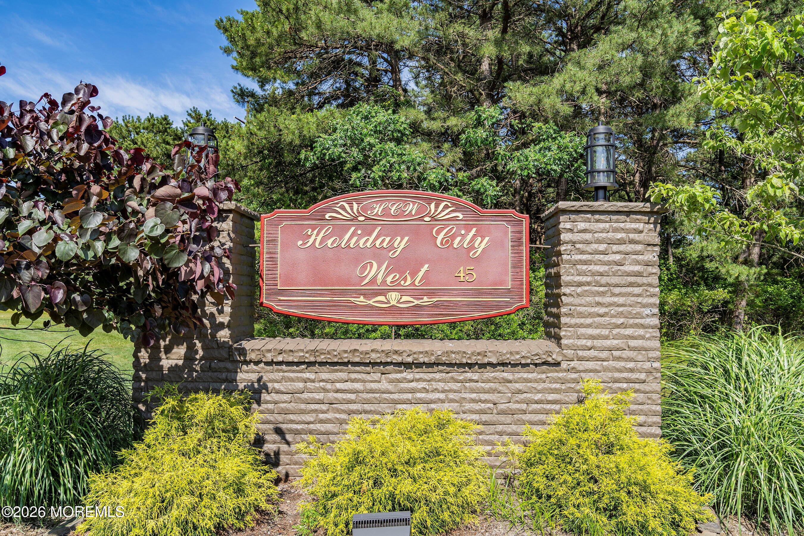 15 Encinitas Drive Toms River, NJ 08757 - Photo 31 of 45 26-CommSign