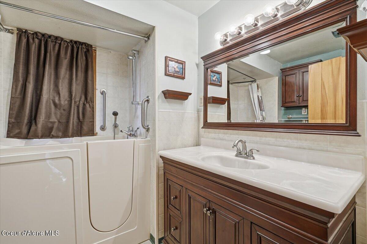 77523 State Highway 3, Unit SOUTH St. Maries, ID 83861 - Photo 21 of 33 2nd Bath Main For