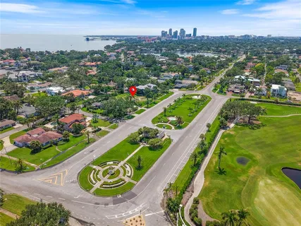 $1,495,000 | 409 Snell Isle Boulevard Northeast, St. Petersburg, FL 33704