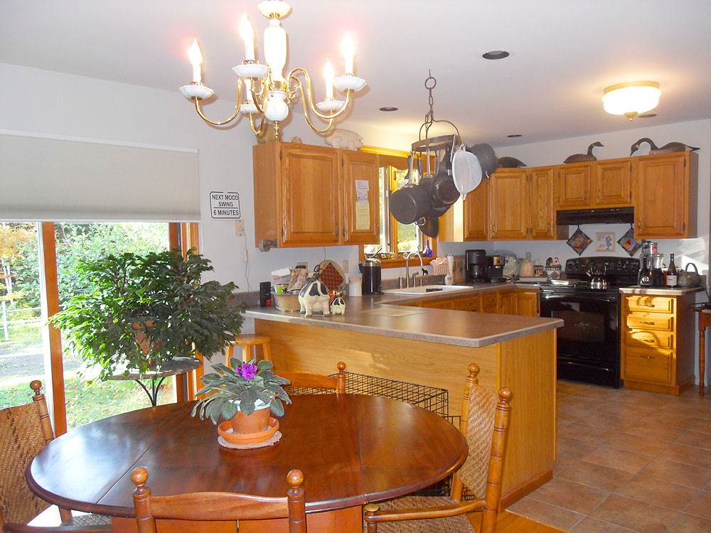 75 Middle Oxbow Road Hinsdale, NH 03451 - Photo 5 of 16