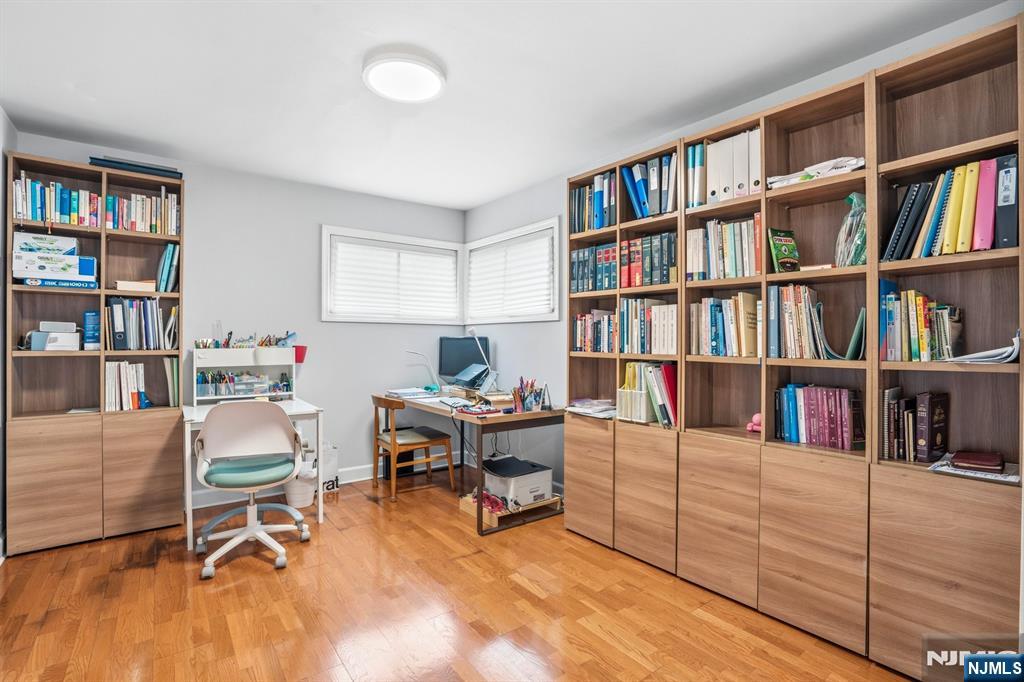 283 Taft Road River Edge, NJ 07661 - Photo 16 of 33