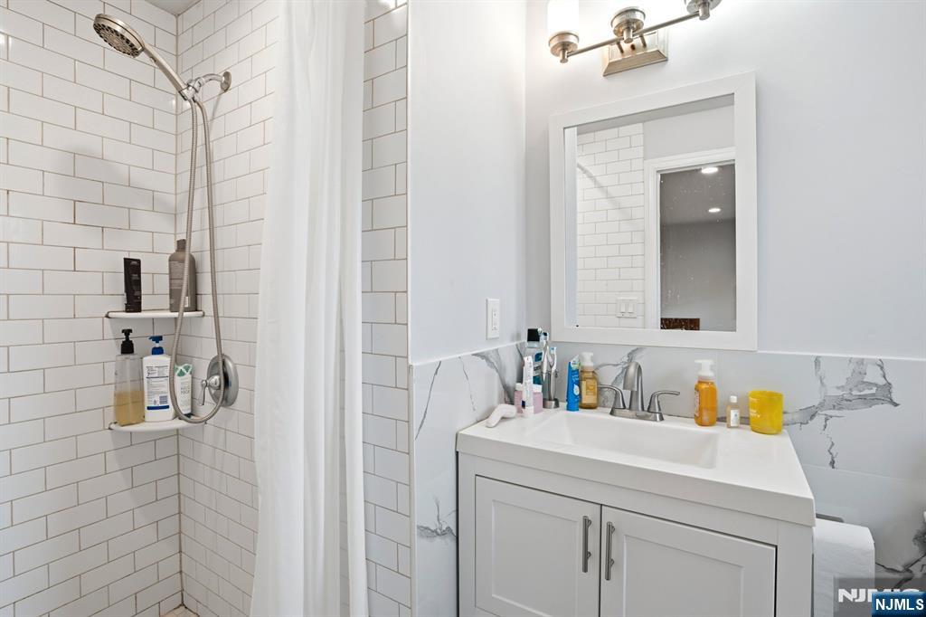 283 Taft Road River Edge, NJ 07661 - Photo 19 of 33