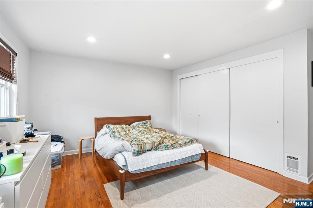 283 Taft Road River Edge, NJ 07661 - Photo 20 of 33