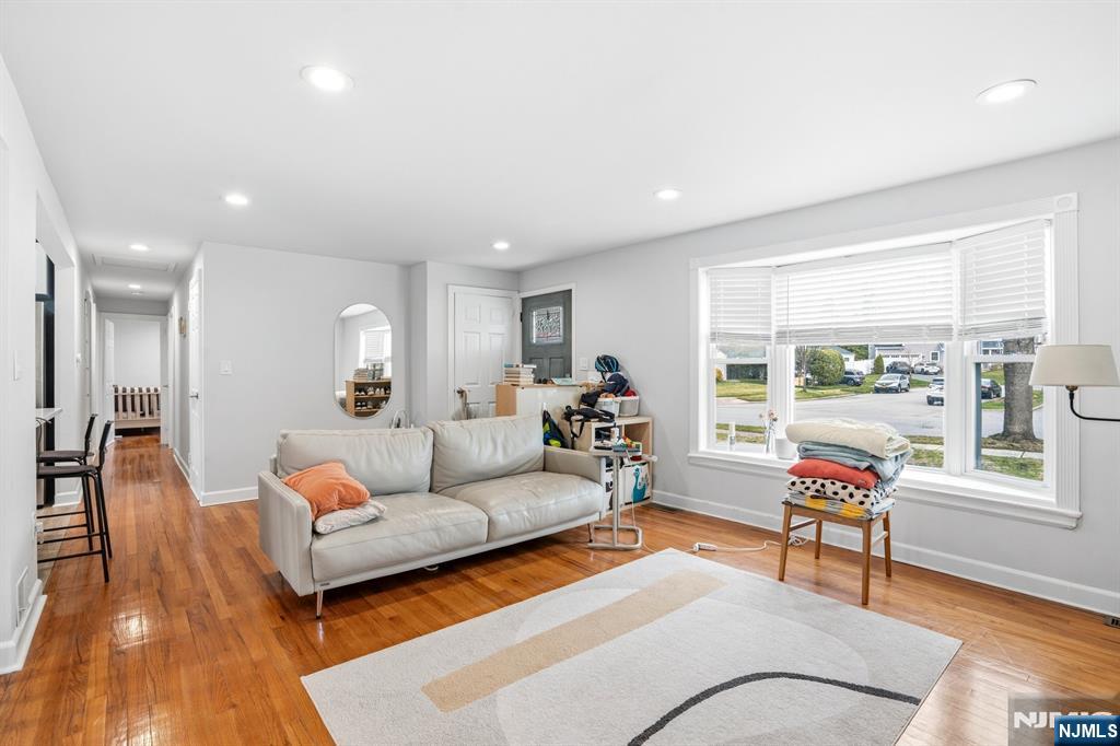 283 Taft Road River Edge, NJ 07661 - Photo 6 of 33