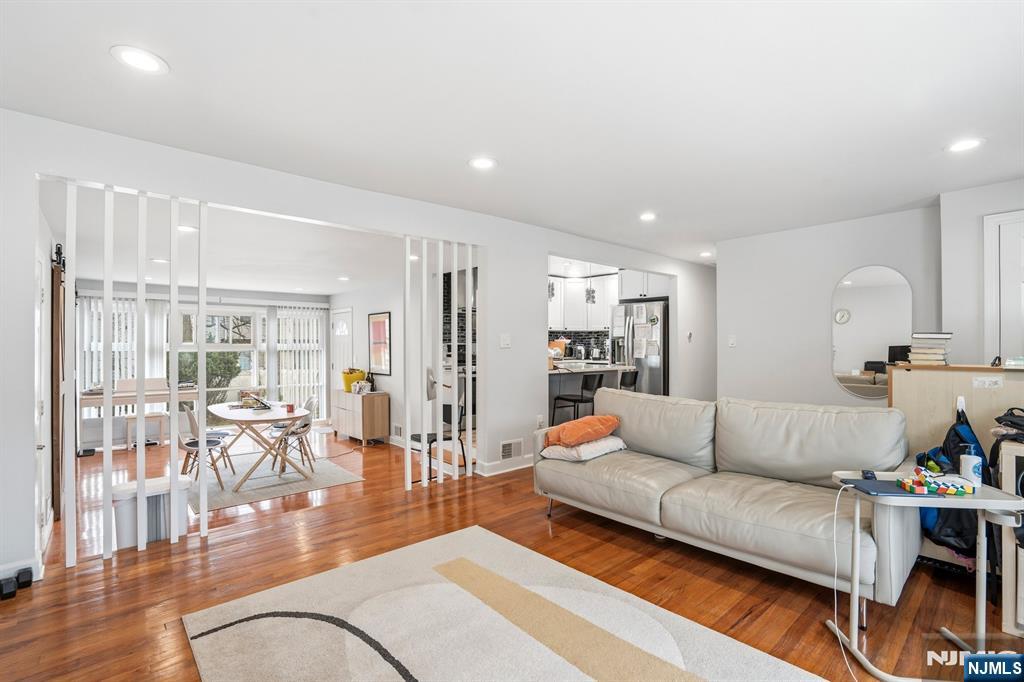 283 Taft Road River Edge, NJ 07661 - Photo 7 of 33