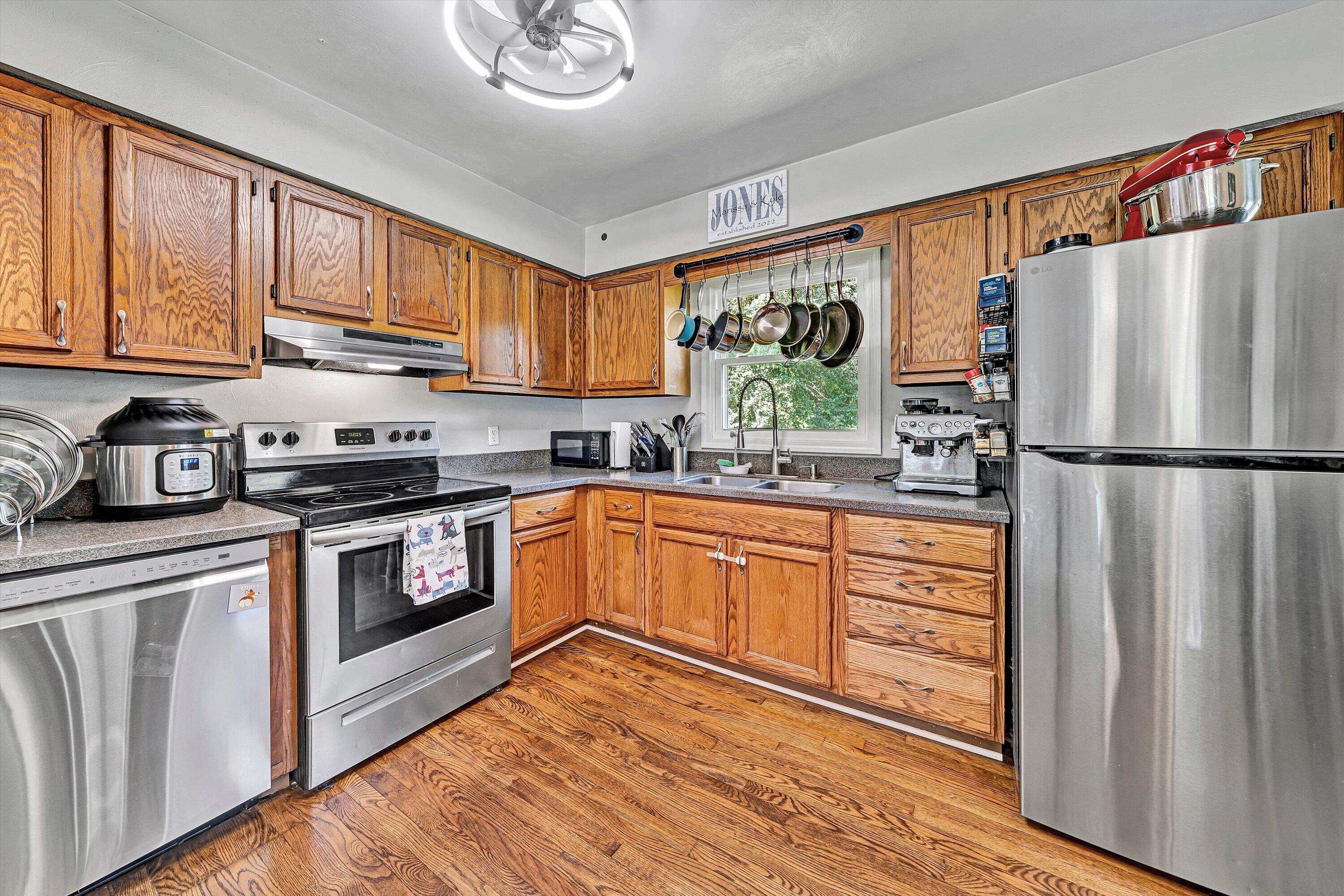 10380 Ivy Ridge Road Bent Mountain, VA 24059 - Photo 6 of 22 06-DSC00163