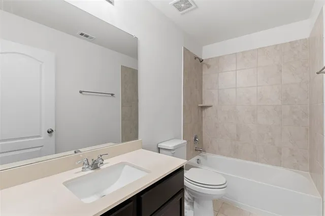 $2,200 | 2621 Moser Lane, Royse City, TX 75189