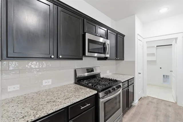 $2,200 | 2621 Moser Lane, Royse City, TX 75189