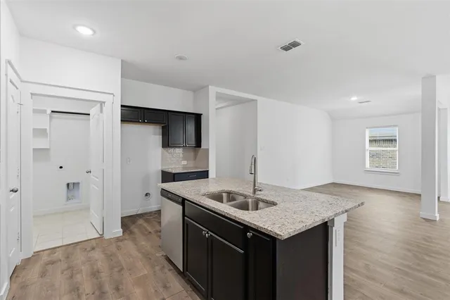 $2,200 | 2621 Moser Lane, Royse City, TX 75189