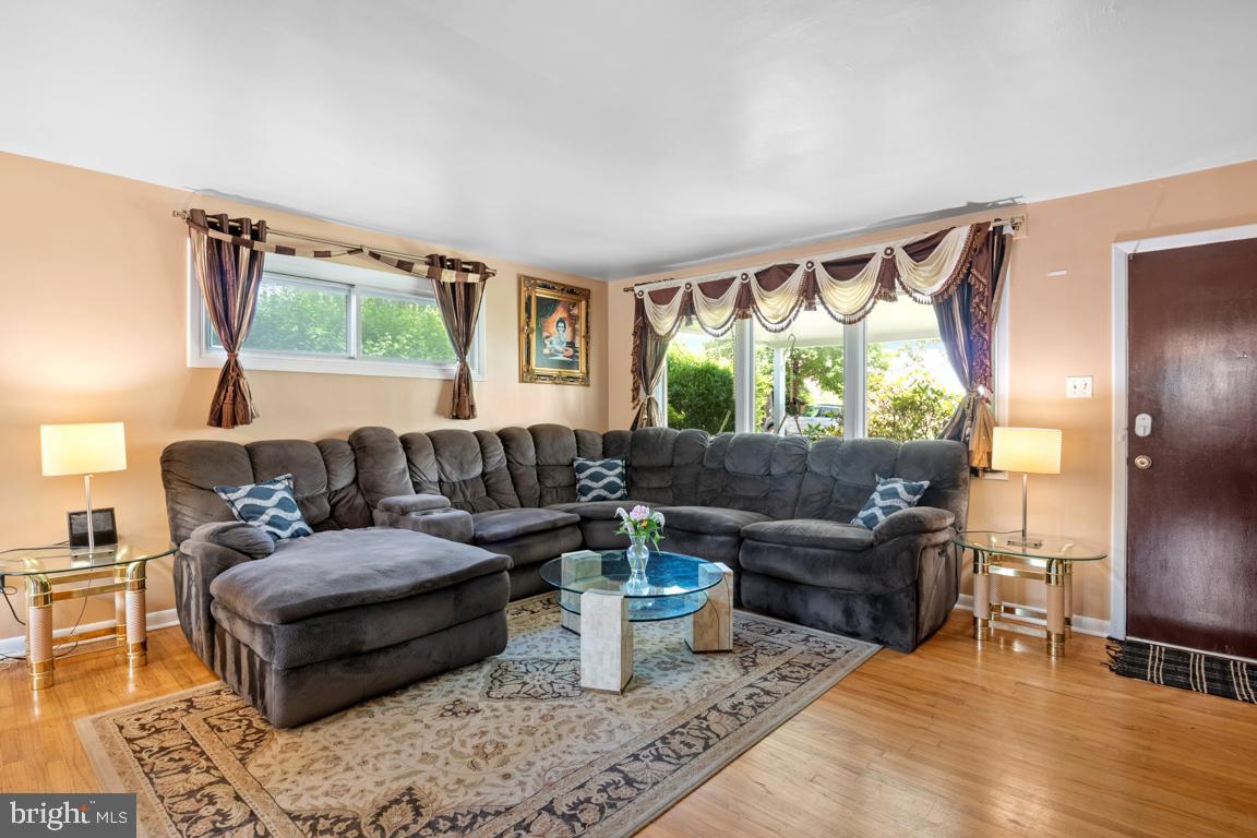 330 Bailey Road Bryn Mawr, PA 19010 - Photo 5 of 41 Gallery Image 5