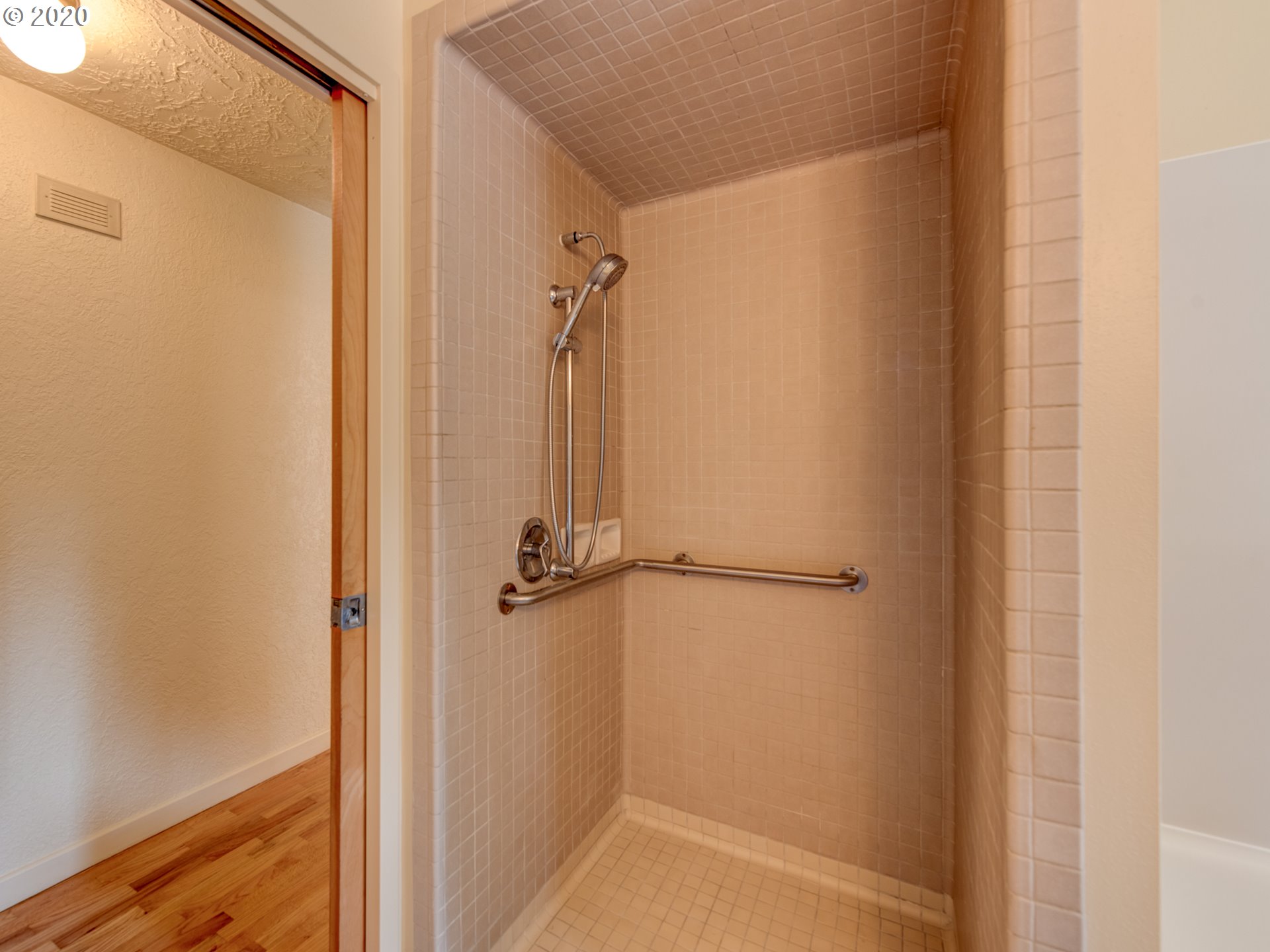 310 Rustic Place Eugene, OR 97401 - Photo 4 of 22 Gallery Image 4