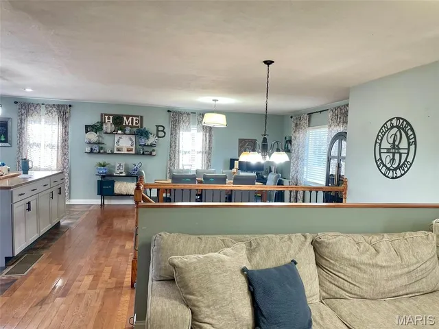 $215,000 | 20 Birchwood Road, Litchfield, IL 62056