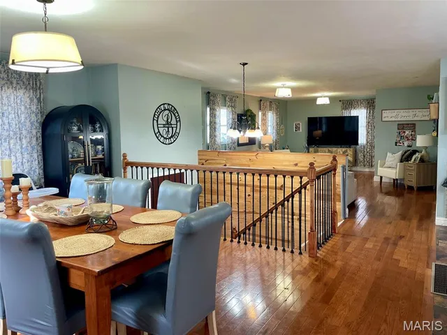 $215,000 | 20 Birchwood Road, Litchfield, IL 62056