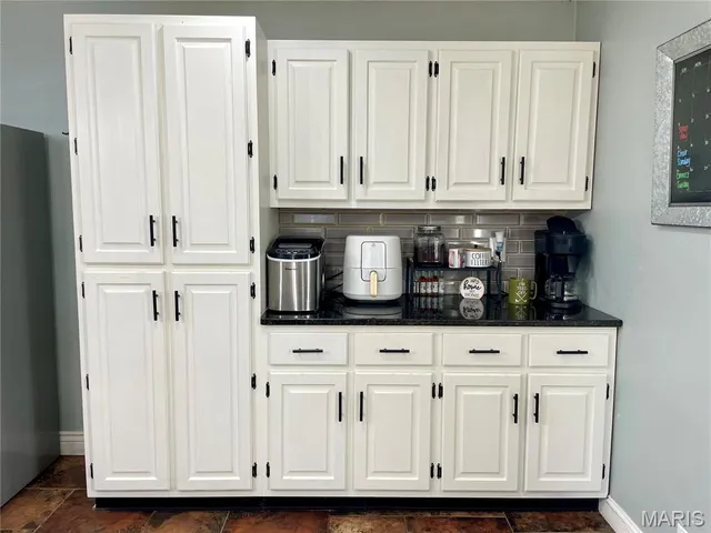 $215,000 | 20 Birchwood Road, Litchfield, IL 62056