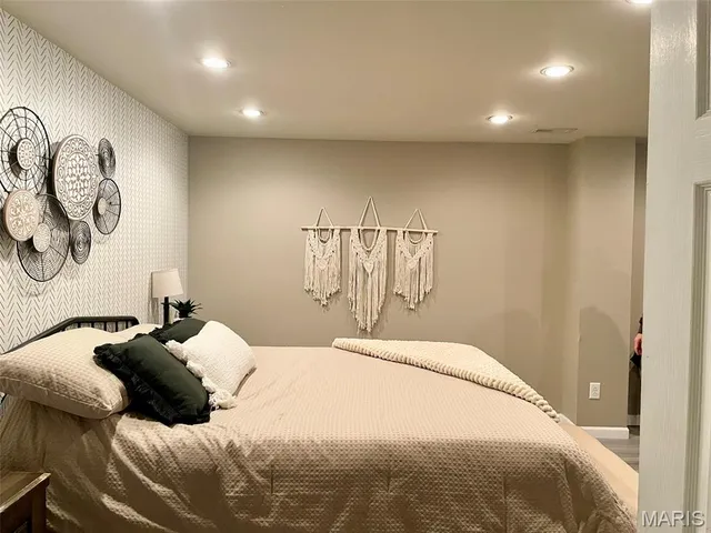 $215,000 | 20 Birchwood Road, Litchfield, IL 62056