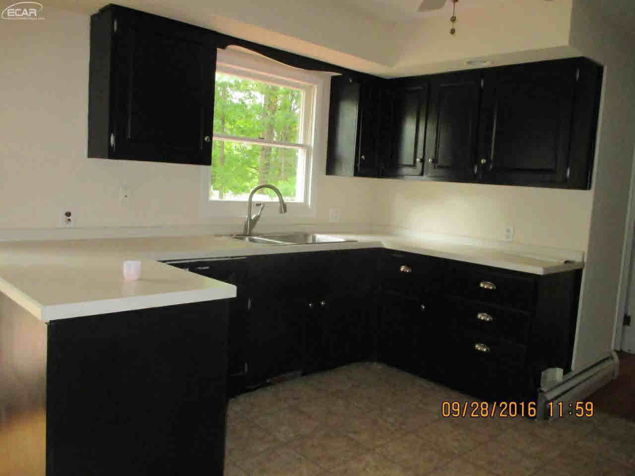 8462 North Seymour Road Flushing, MI 48433 - Photo 5 of 22 21221836-4.JPG