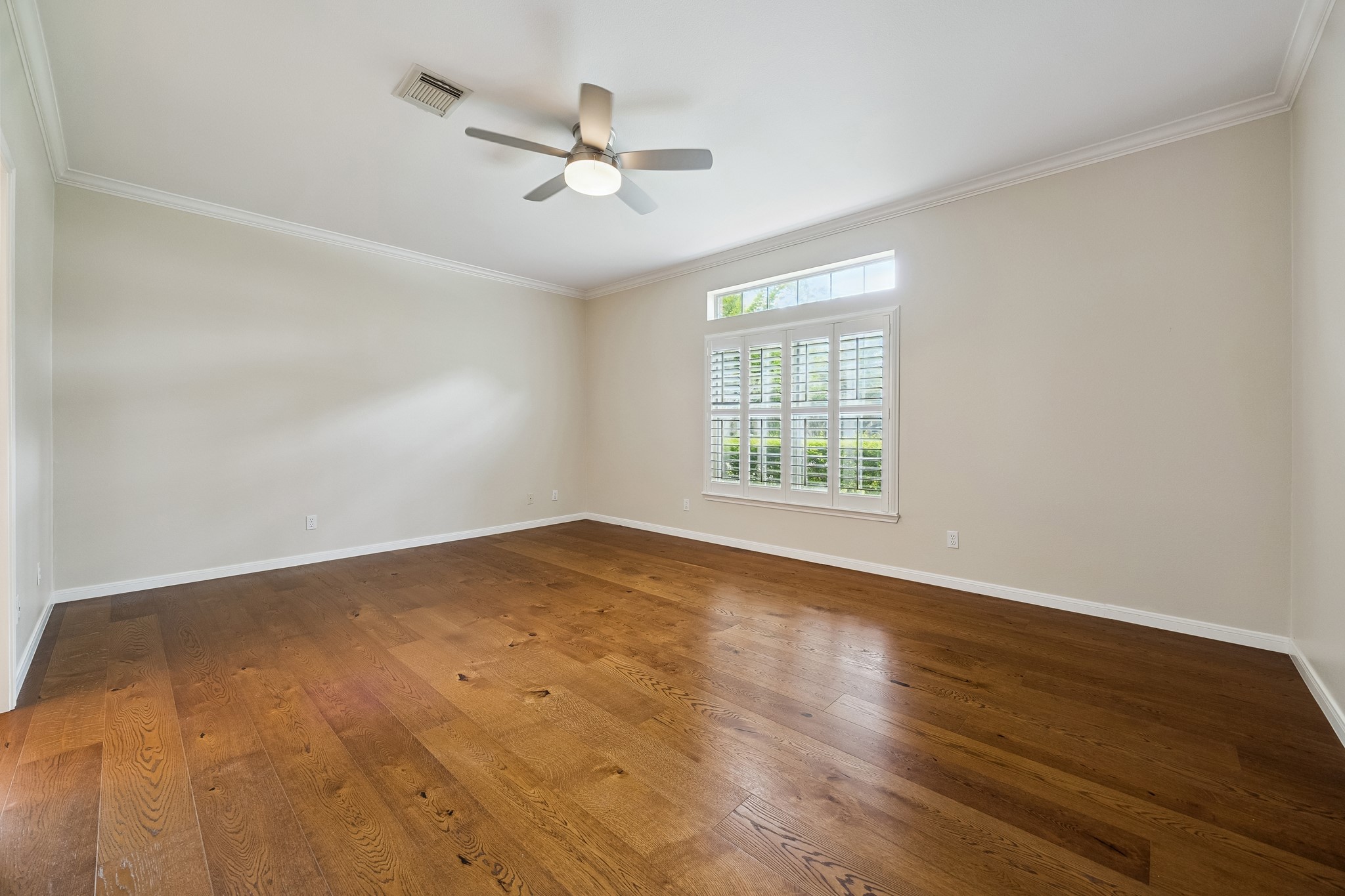 816 Anderson Street Bellaire, TX 77401 - Photo 26 of 45 Primary Bedroom on the 1st Floor