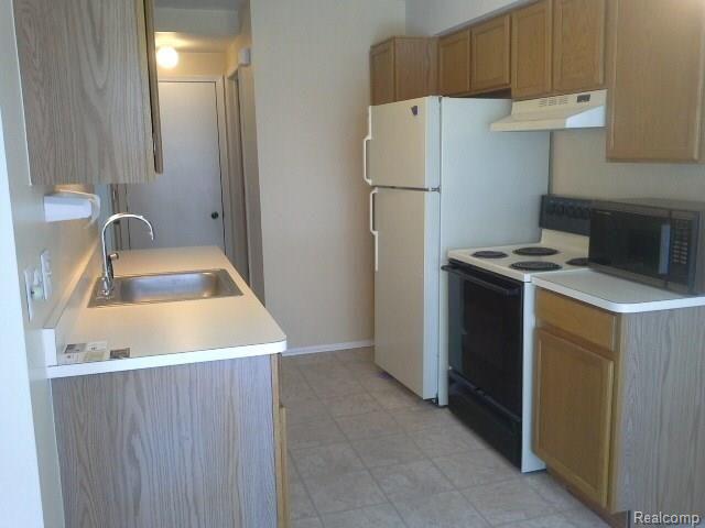 40 Pine Tree Ridge Waterford, MI 48327 - Photo 14 of 23