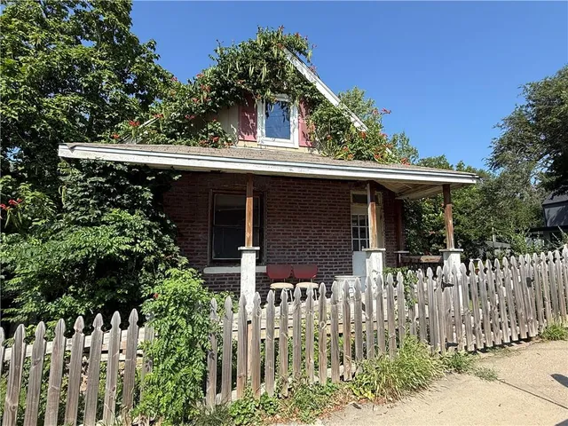 $360,000 | 2020 Summit Street, Kansas City, MO 64108