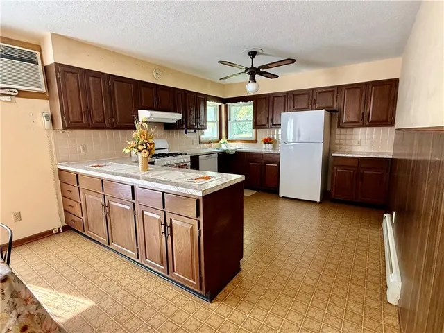 $219,000 | 212 Sanderson Drive, Richmond, MO 64085