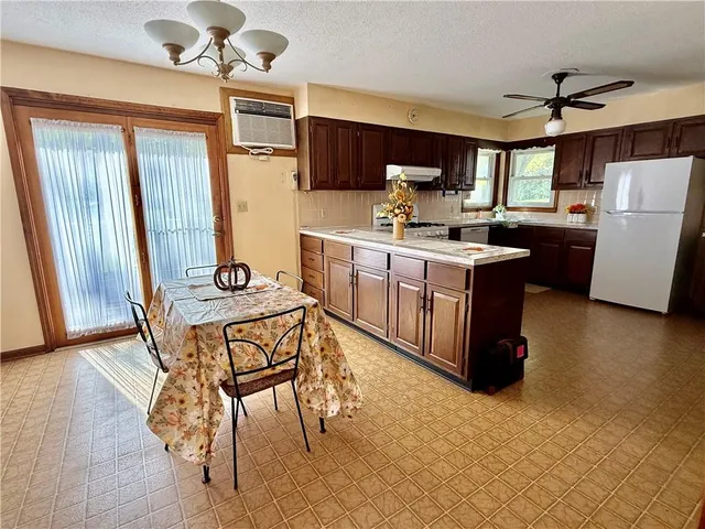 $219,000 | 212 Sanderson Drive, Richmond, MO 64085