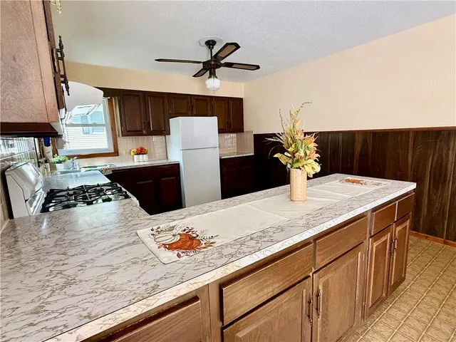 $219,000 | 212 Sanderson Drive, Richmond, MO 64085