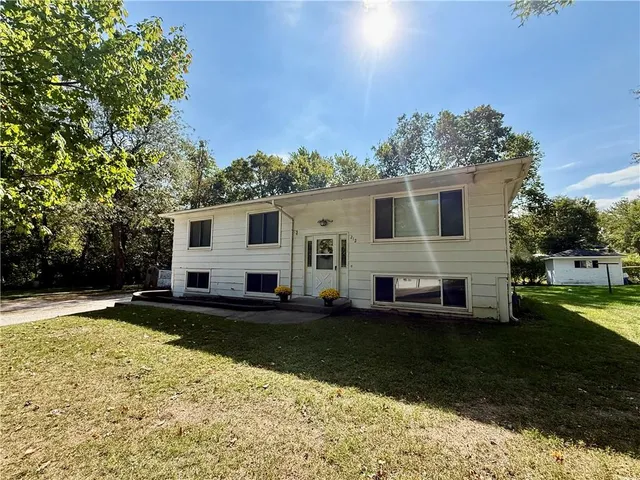 $219,000 | 212 Sanderson Drive, Richmond, MO 64085