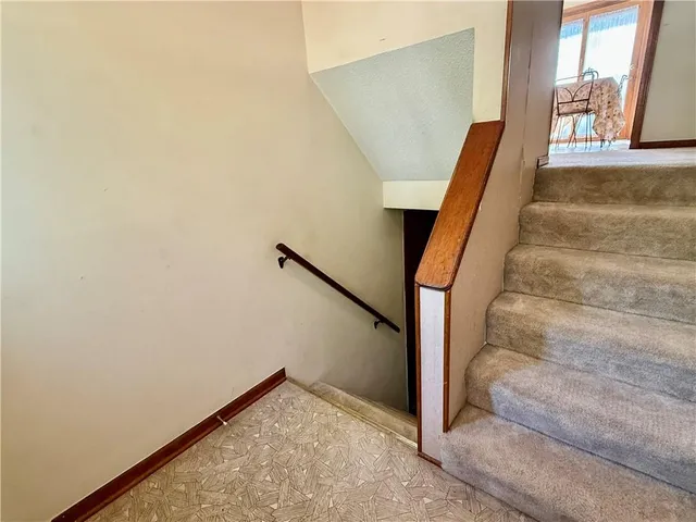 $219,000 | 212 Sanderson Drive, Richmond, MO 64085