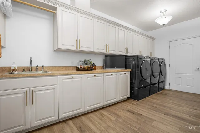 $1,875,000 | 434 South 300th Street West, Heyburn, ID 83336