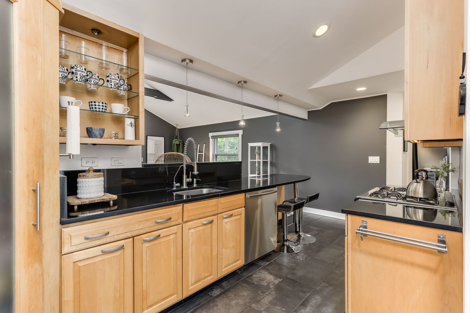 21W363 Walnut Road Glen Ellyn, IL 60137 - Photo 8 of 31