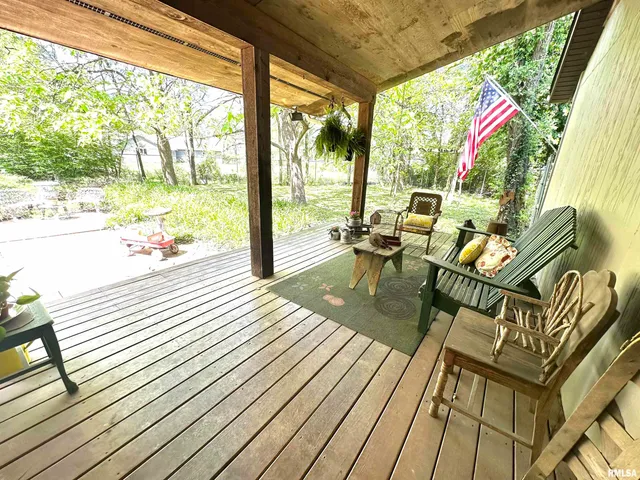 $205,000 | 7 South Lakewood Drive, Centralia, IL 62801