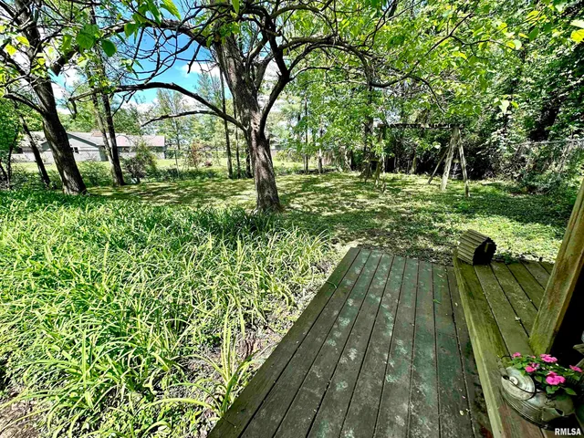 $205,000 | 7 South Lakewood Drive, Centralia, IL 62801