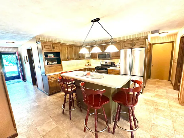 $205,000 | 7 South Lakewood Drive, Centralia, IL 62801